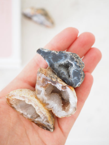 Druzy Achat Drusen Geode . Druzy Agate Geode ca. 3-4 cm - aus Brasilien High Quality