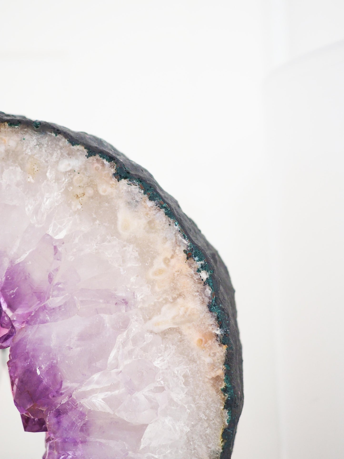 Amethyst Portal mit Pink Amethyst Details auf Ständer ca.26  cm - aus Brasilien HIGH QUALITY