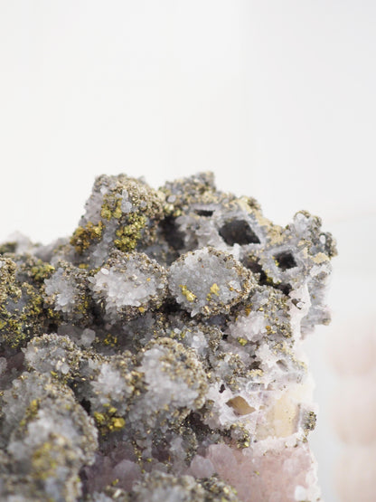 Amethyst mit Pyrit ca. 15 x 10 cm - aus Bulgarien RARE MINE CLOSED