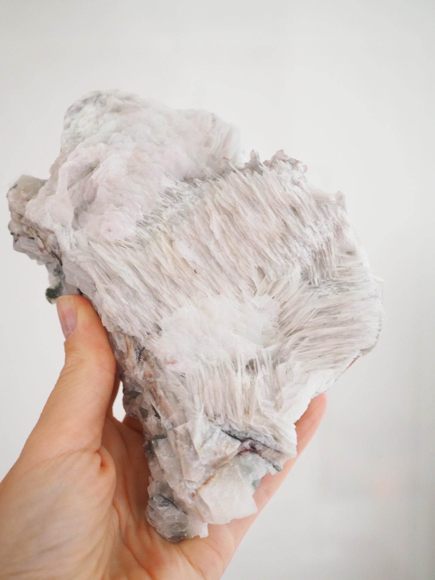 Light Rosa Rosen Calcit ca. 15x11cm  PARADISE COLLECTION - aus Fujian China.