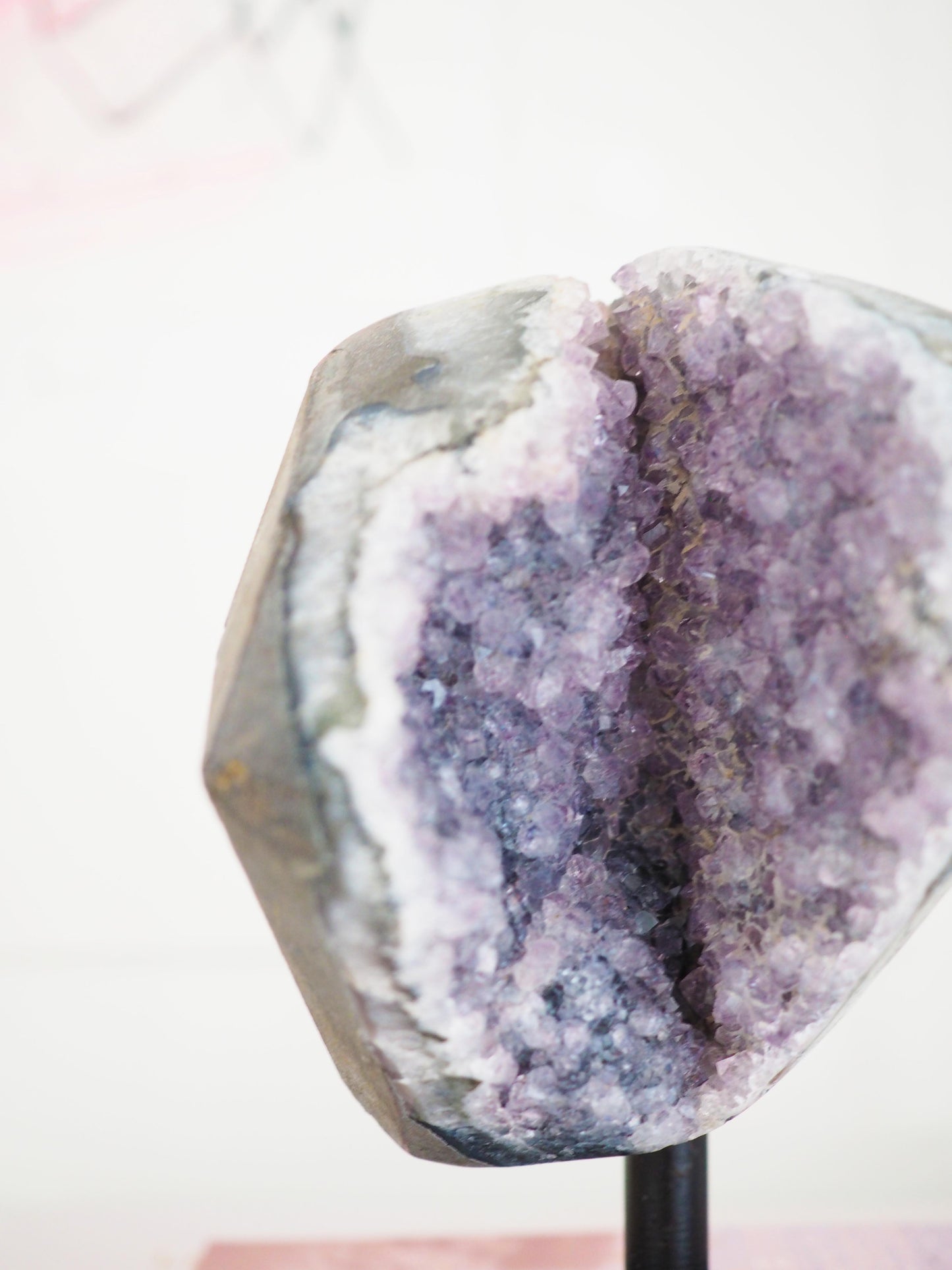 Amethyst auf Halter . Ständer ca. 15 cm - aus Brasilien