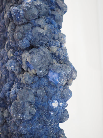 XL Blueberry Fluorite mit Halter . Ständer ca. 30 x 9 cm . PARADISE COLLECTION - Huanggang Mine. Innere Mongolei China RARE