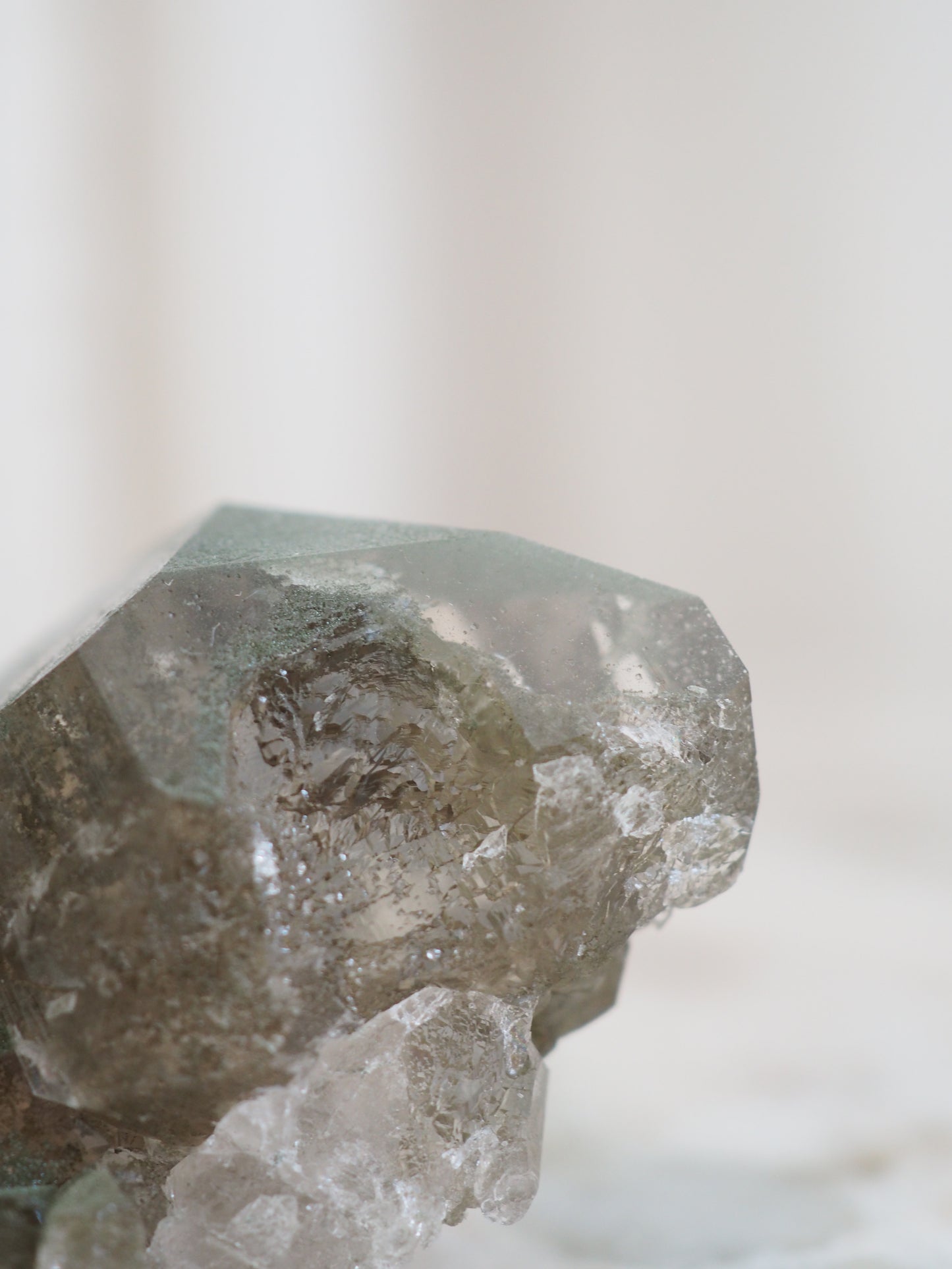 Mont Blanc Bergkristall X Chlorit  ca. 6 cm - Bassin de Taléfre . Massif du Mont-Blanc Frankreich RARE