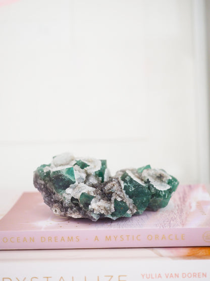 Sparkly Fluorit ca. 9cm - aus 2023 Nothern Lights Pocket . River Catcher Vein . Diana Maria Mine . Frosterl . Weardale . Co. Durham England UV REAKTIVE