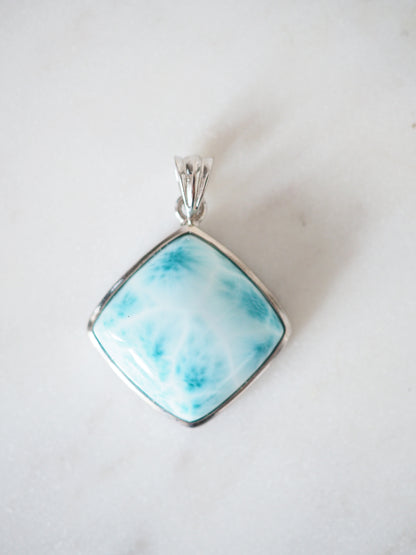 AA Larimar Anhänger No3. ca 3.5cm 40.6ct 925 Sterlingsilber Platiniert-aus der Dominikanischen Republik