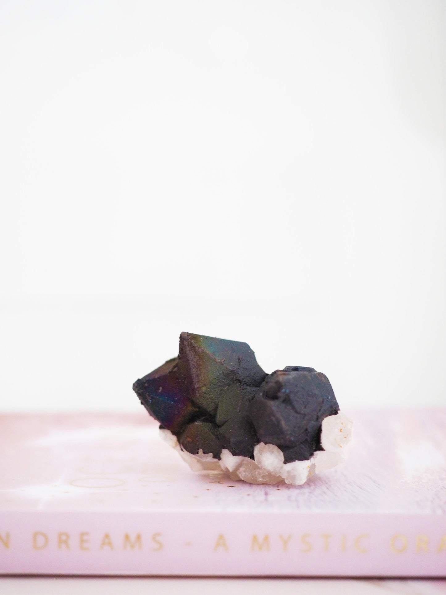 Rainbowquartz . Regenbogen Quarz . Turgite Hämatit Goetit Quarz ca. -  Itremo Massif, Itremo - South of Ibity Mountain,  Ambatofinandrahana Distric, Fianarantsoa Province Madagascar RARE NEW FIND