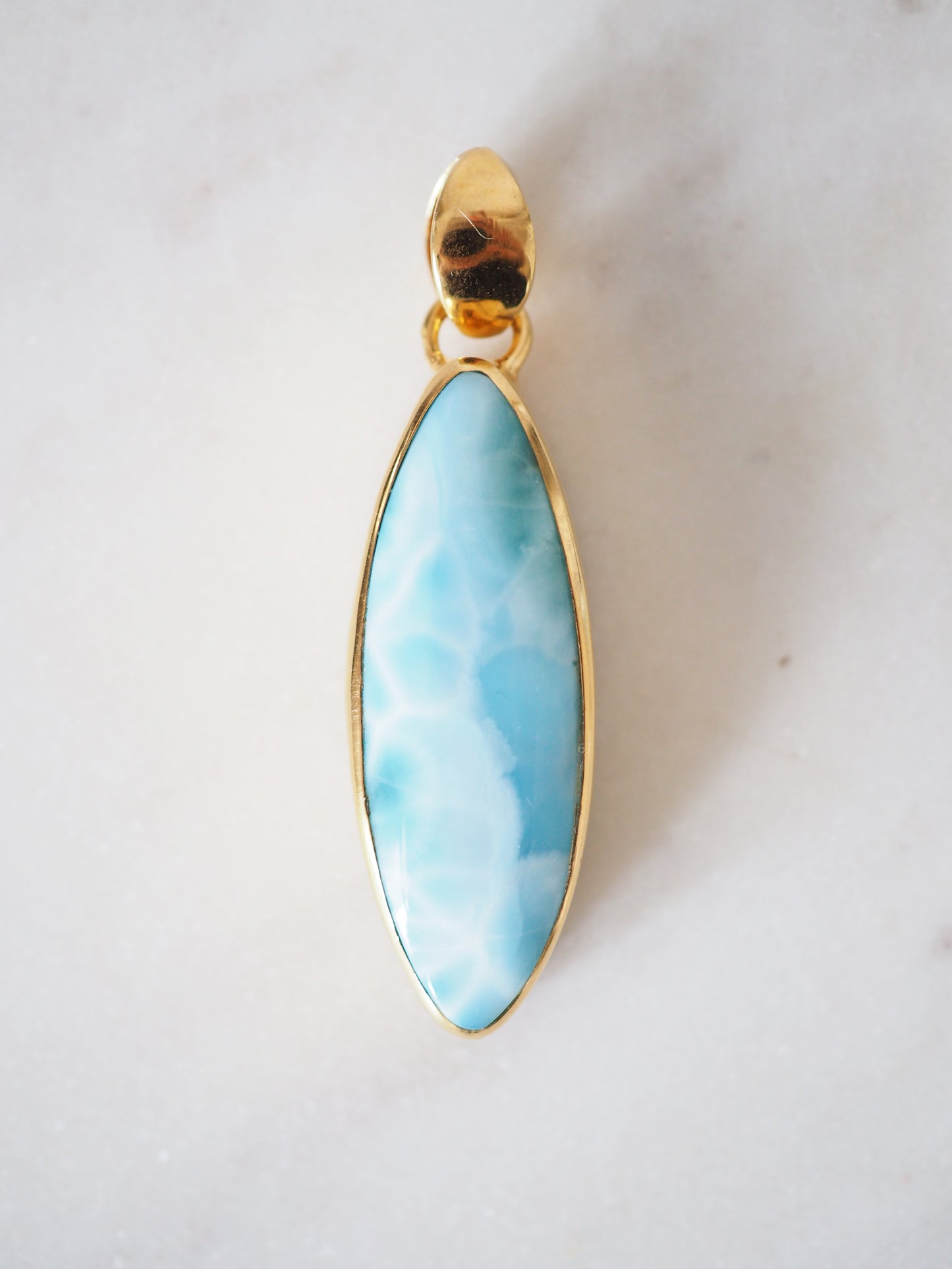 AA Larimar Anhänger No.2  ca. 4.8cm 51.5ct 925 Sterlingsilber vergoldet -aus der Dominikanischen Republik
