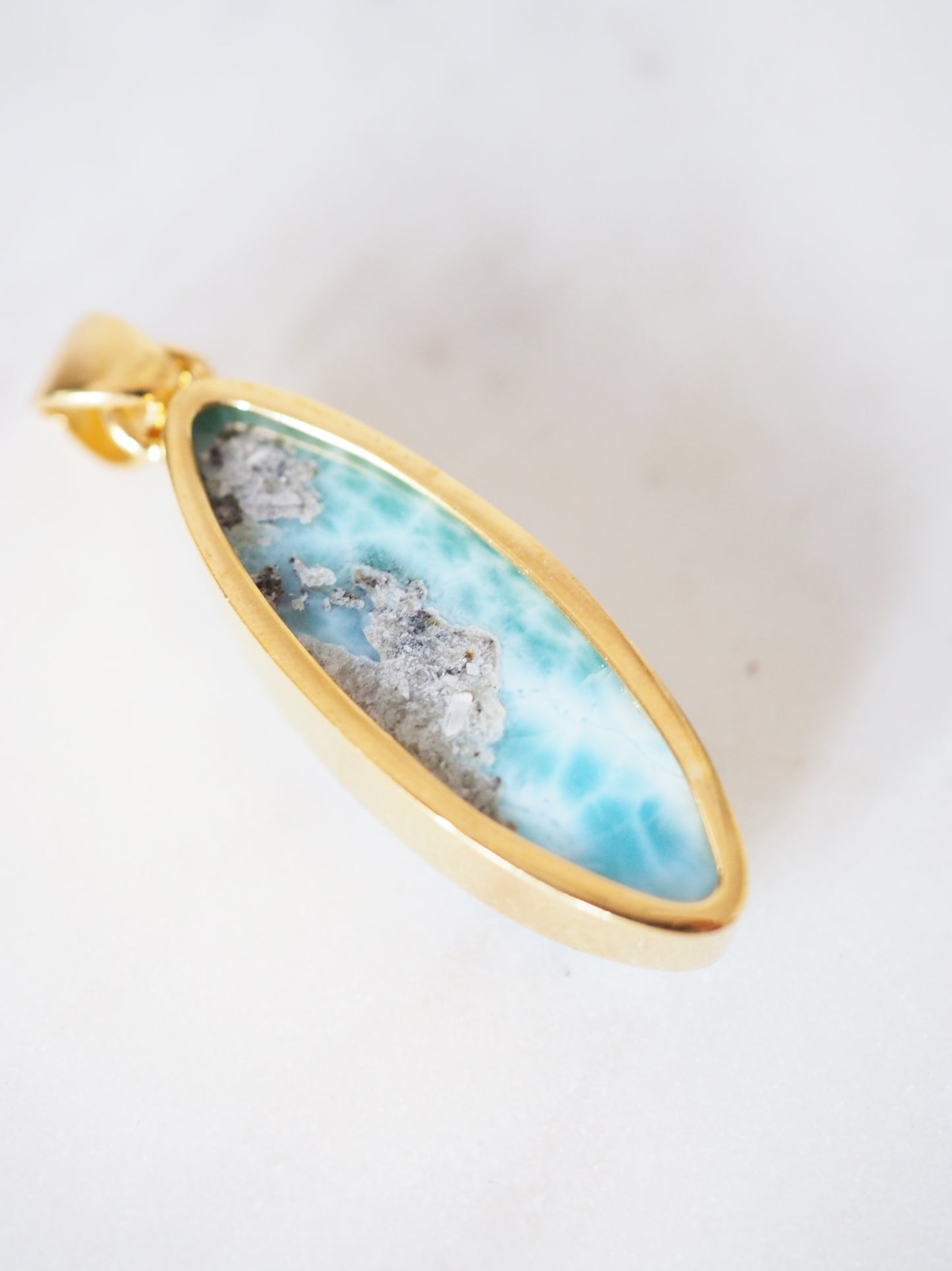 AA Larimar Anhänger No.2  ca. 4.8cm 51.5ct 925 Sterlingsilber vergoldet -aus der Dominikanischen Republik