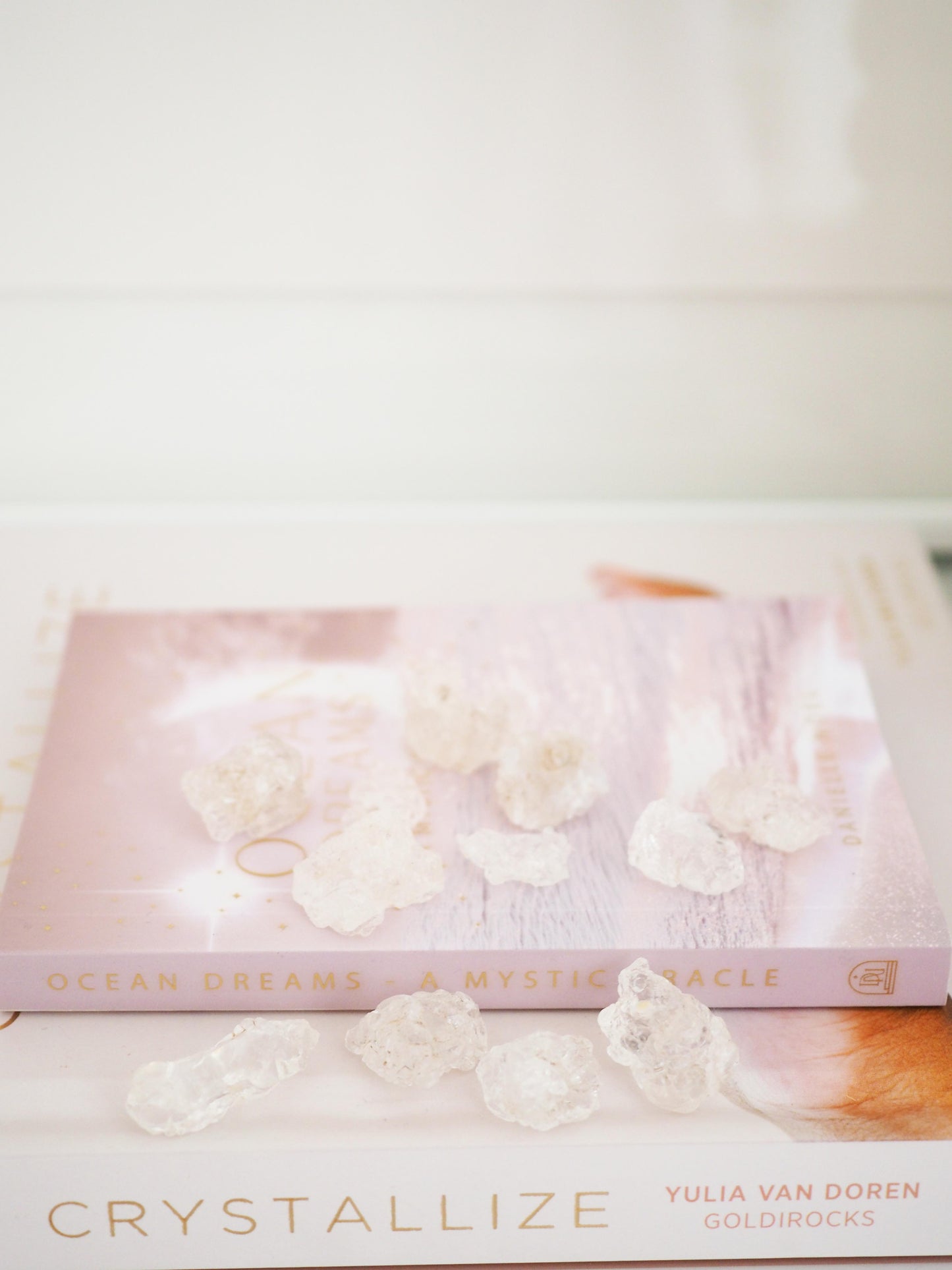 Hyalit Opal Specimen ca. 1.5 - 2 cm - Namibia UV REAKTIV