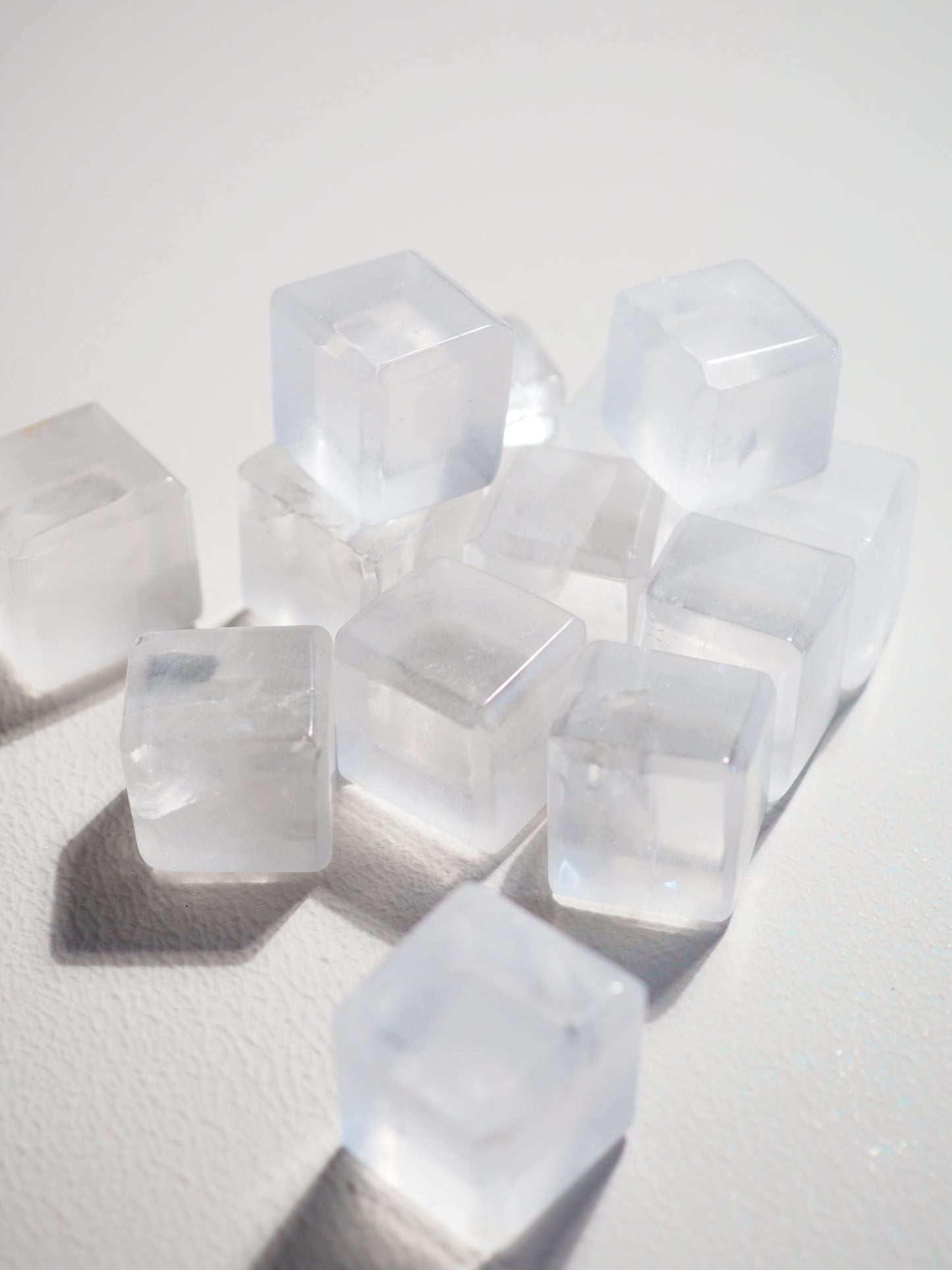 Bergkristall Eis Würfel  . Clear Quartz Ice Cube ca. 2 cm - aus China