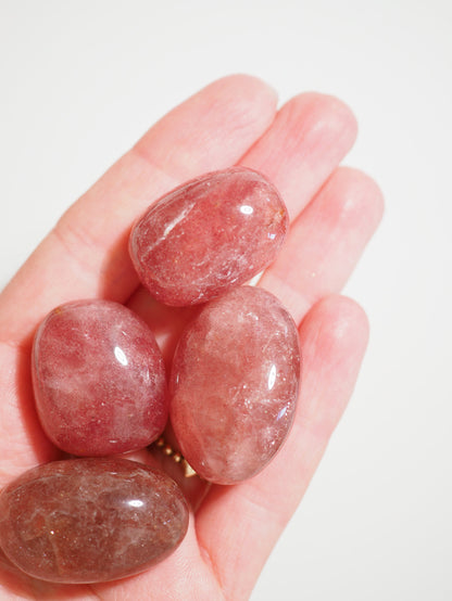 Roter Aventurin . Erdbeer Quarz Trommelstein . Strawberry Quartz Tumble ca. 2-3.5 cm - aus Indien HIGH QUALITY