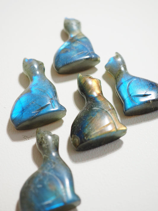 Labradorit Ägytische Katze Gravur . Labradorite egyptian Kitty Carving ca. xx cm - High Quality