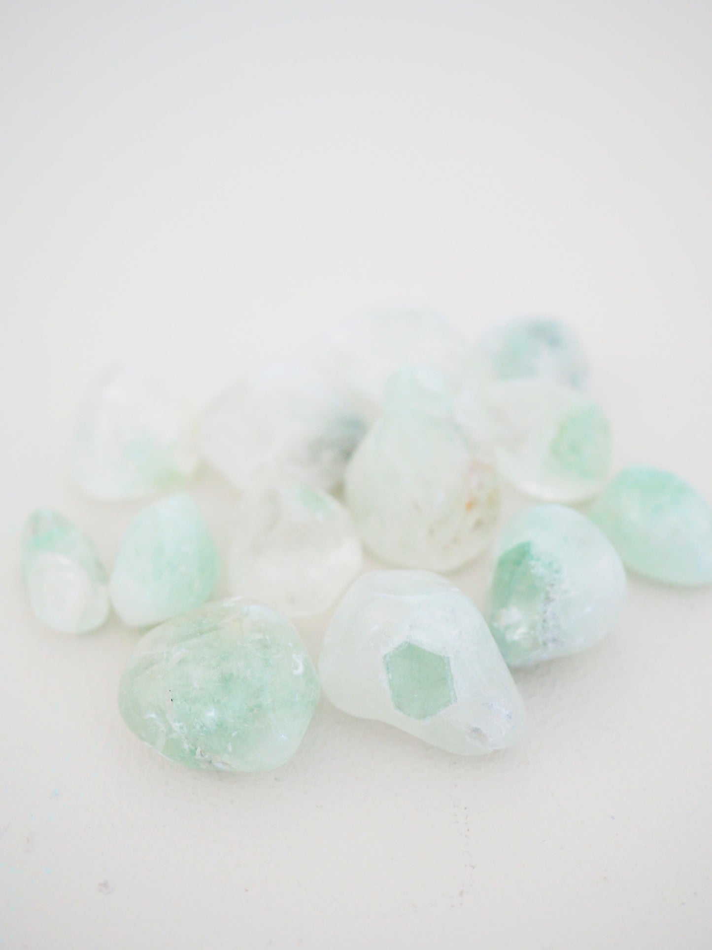 Quarz mit Fuchsit Trommelstein Tumble ca. 2-3cm -  Indien RARE