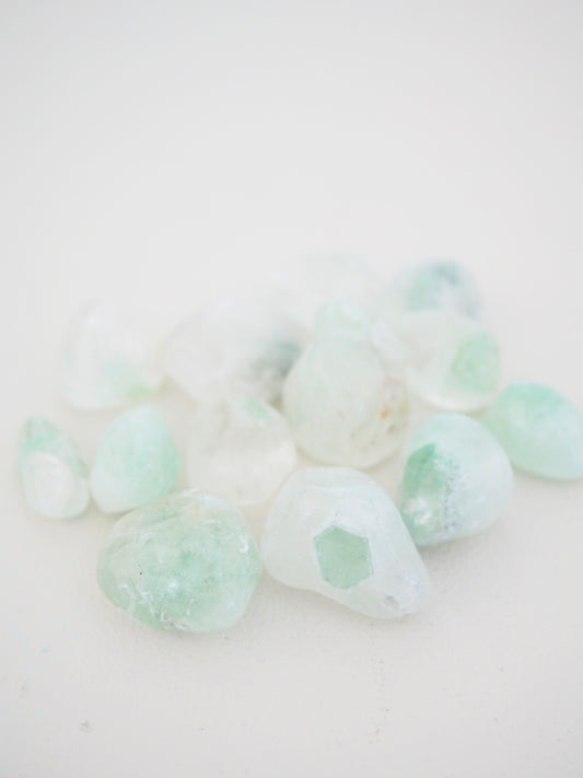 Quarz mit Fuchsit Trommelstein Tumble ca. 2-3cm -  Indien RARE