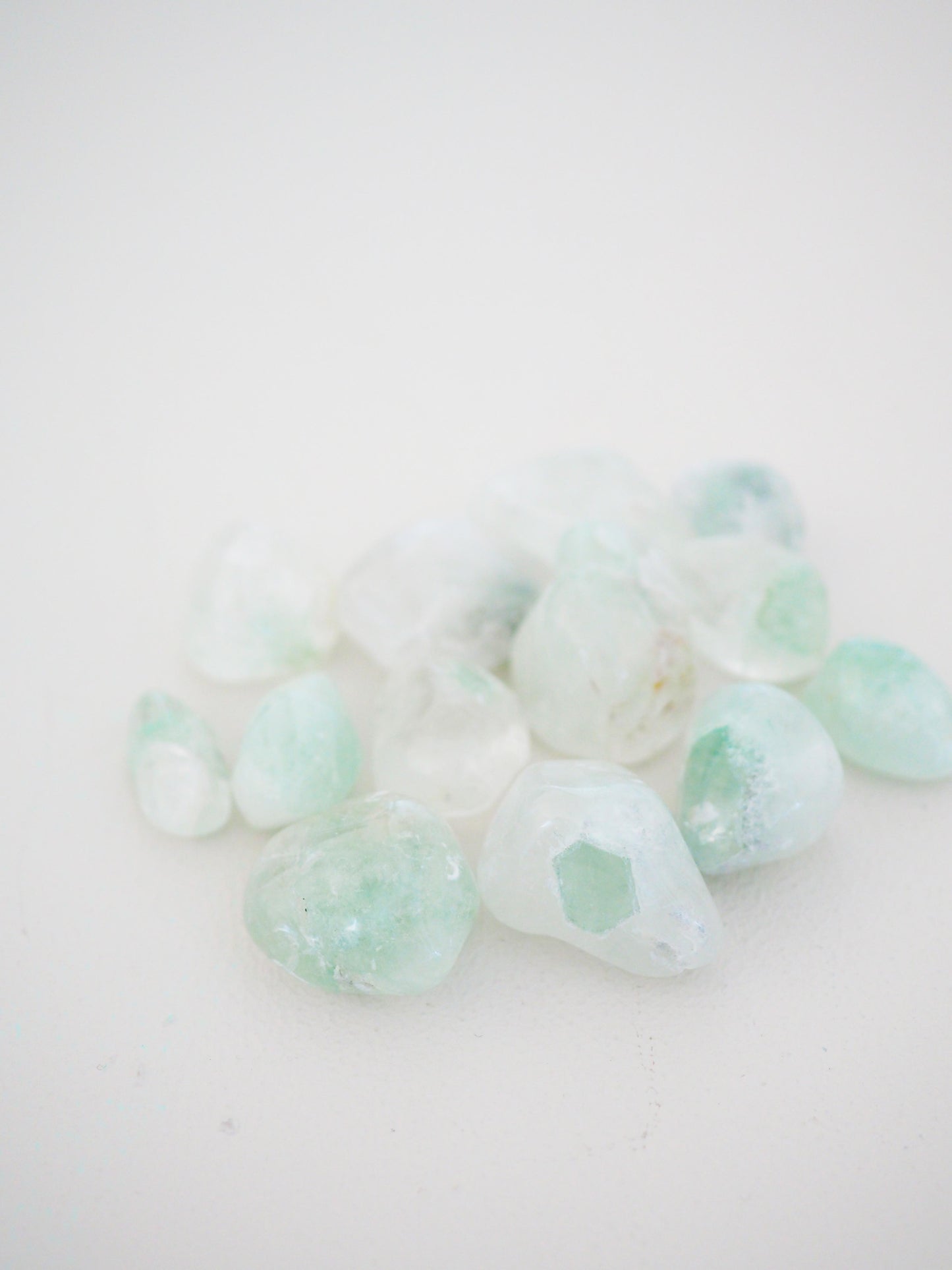 Quarz mit Fuchsit Trommelstein Tumble ca. 2-3cm -  Indien RARE