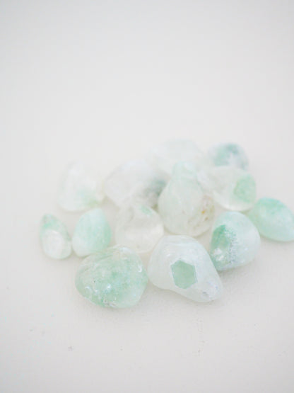 Quarz mit Fuchsit Trommelstein Tumble ca. 2-3cm -  Indien RARE