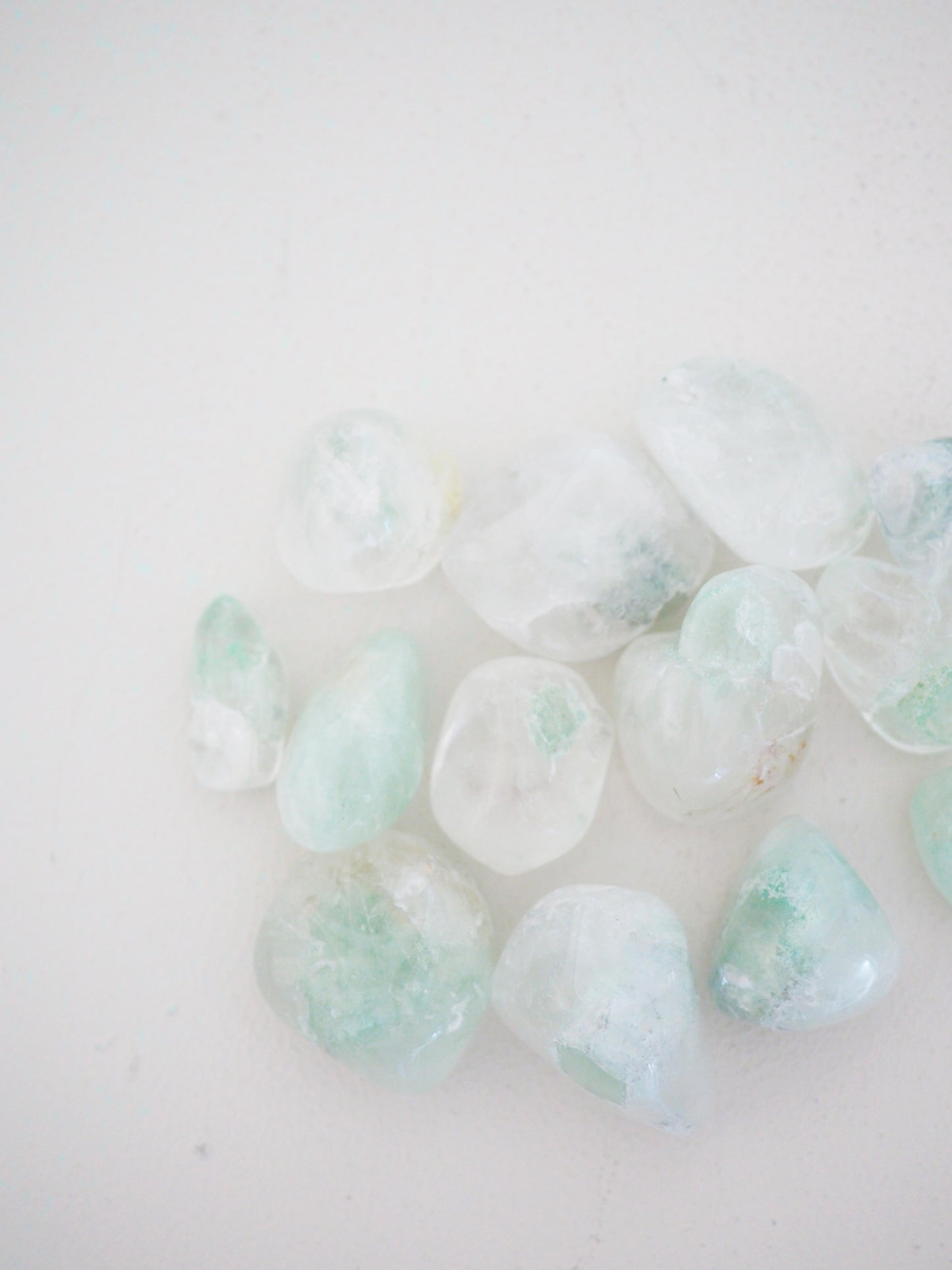 Quarz mit Fuchsit Trommelstein Tumble ca. 2-3cm -  Indien RARE