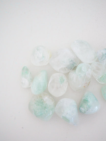 Quarz mit Fuchsit Trommelstein Tumble ca. 2-3cm -  Indien RARE