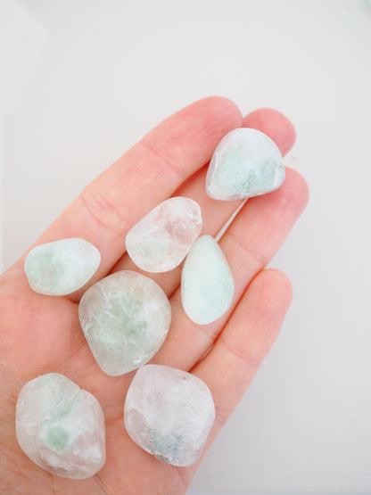 Quarz mit Fuchsit Trommelstein Tumble ca. 2-3cm -  Indien RARE