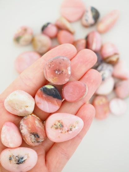 Pinker Anden Opal Trommelstein ca. 2 cm - aus Peru Common Quality