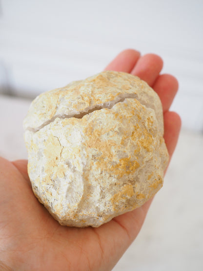 LOVE GEODE . Großes Weißes Quarz Druzy Geoden Paar ca. 8 cm - aus Marokko