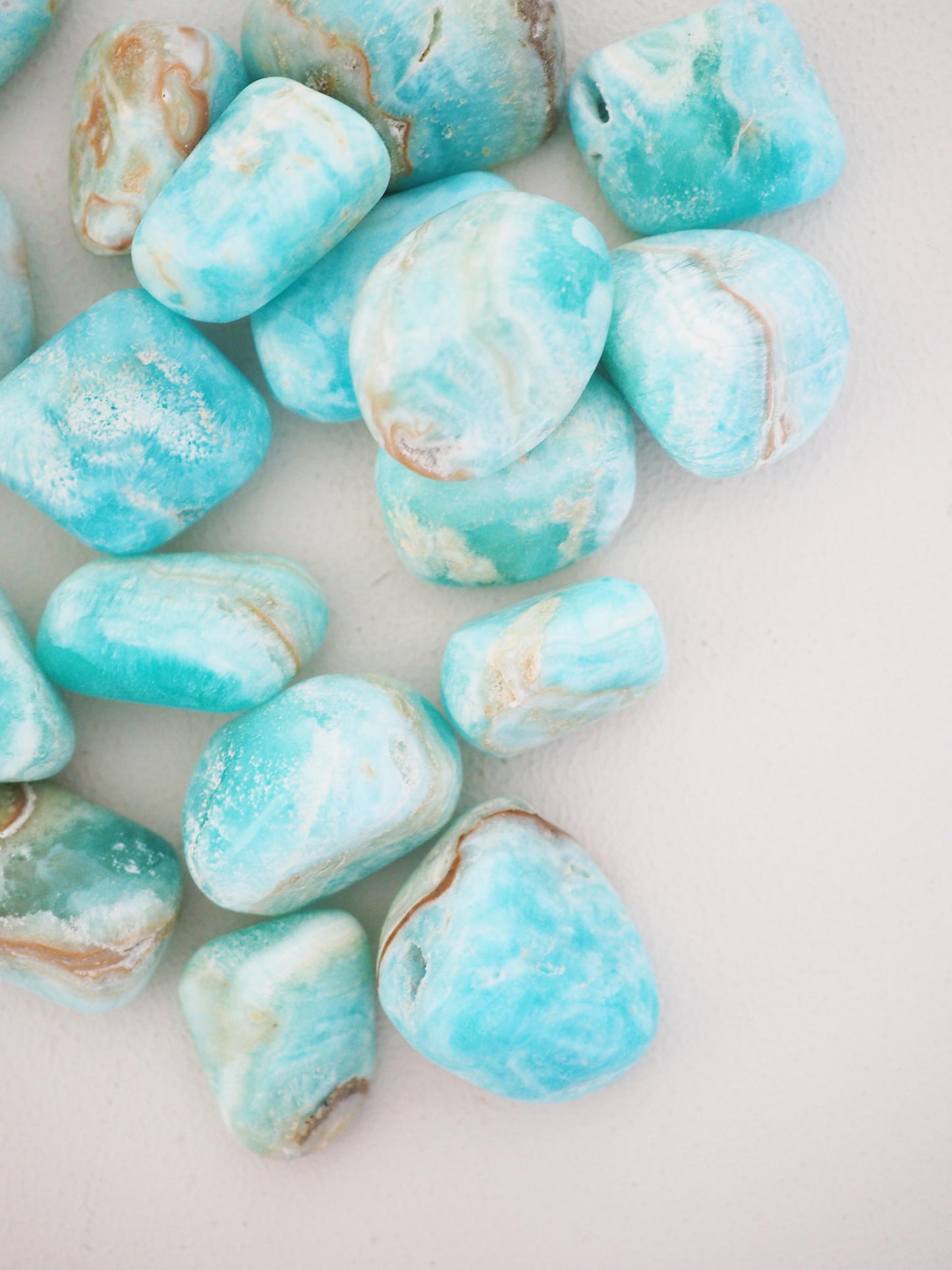 Karibischer Calcit .  Aragonit Trommel Stein . Caribbean Calcite . Aragonit Tumble ca. 3 cm - aus Pakistan HIGH QUALITY RARE