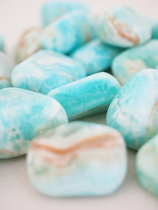 Karibischer Calcit .  Aragonit Trommel Stein . Caribbean Calcite . Aragonit Tumble ca. 3 cm - aus Pakistan HIGH QUALITY RARE