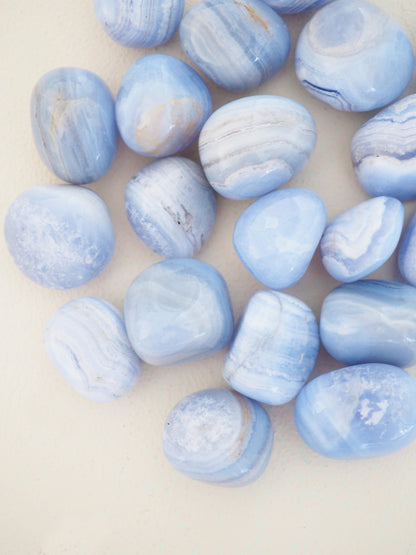 Blauer Spitzen Achat . Blue Lace Agate ca. 2 - 3 cm - aus Namibia HIGH QUALITY