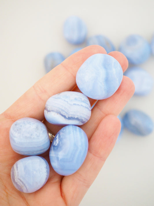 Blauer Spitzen Achat . Blue Lace Agate ca. 2 - 3 cm - aus Namibia HIGH QUALITY