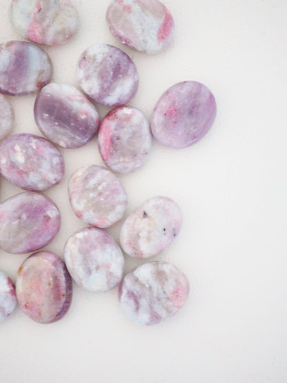 Unicorn Stone Linse . Pinker Turmalin . Quarz . Lepidolit . Trommel Stein ca. 2 -2.5 cm - aus Brasilien