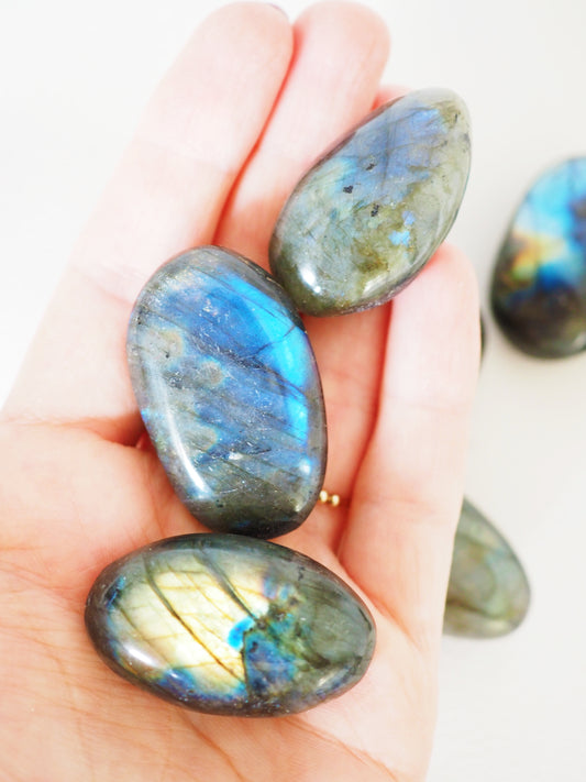 Labradorit Trommel Stein . Labradorite Tumble ca. 3-4 cm - aus Madagascar HIGH QUALITY
