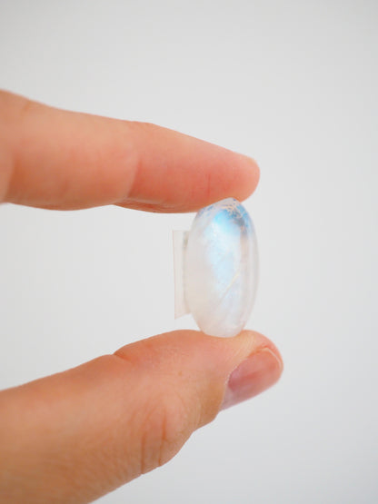 Regenbogen Mondstein X Schwarzer Turmalin Shiva . Trommelstein ca. 2.5 cm - aus Sri Lanka HIGH QUALITY HANDCARVED