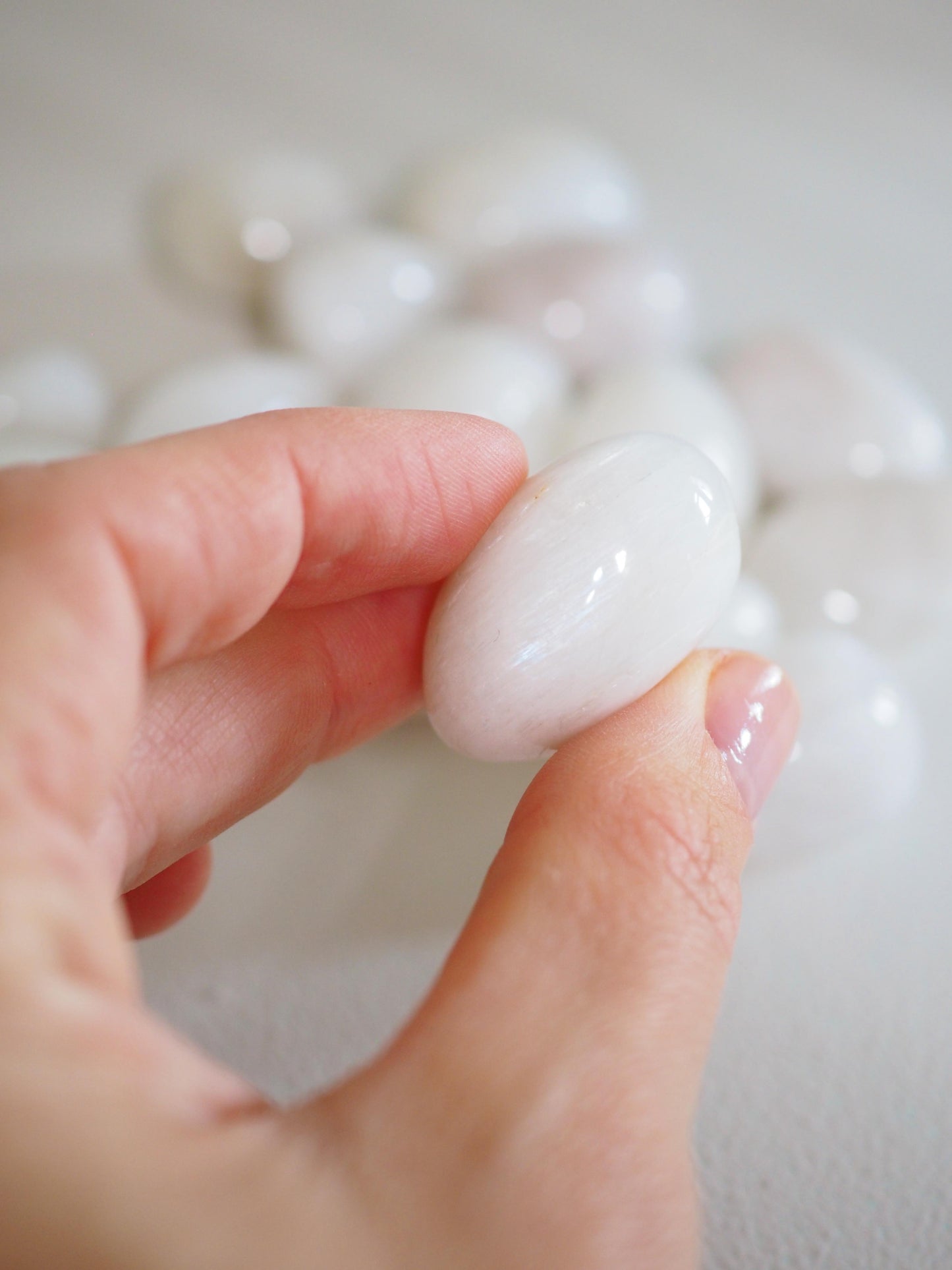 Weisser Mondstein ca. 3 cm Trommel Stein - aus Tansania HIGH QUALITY