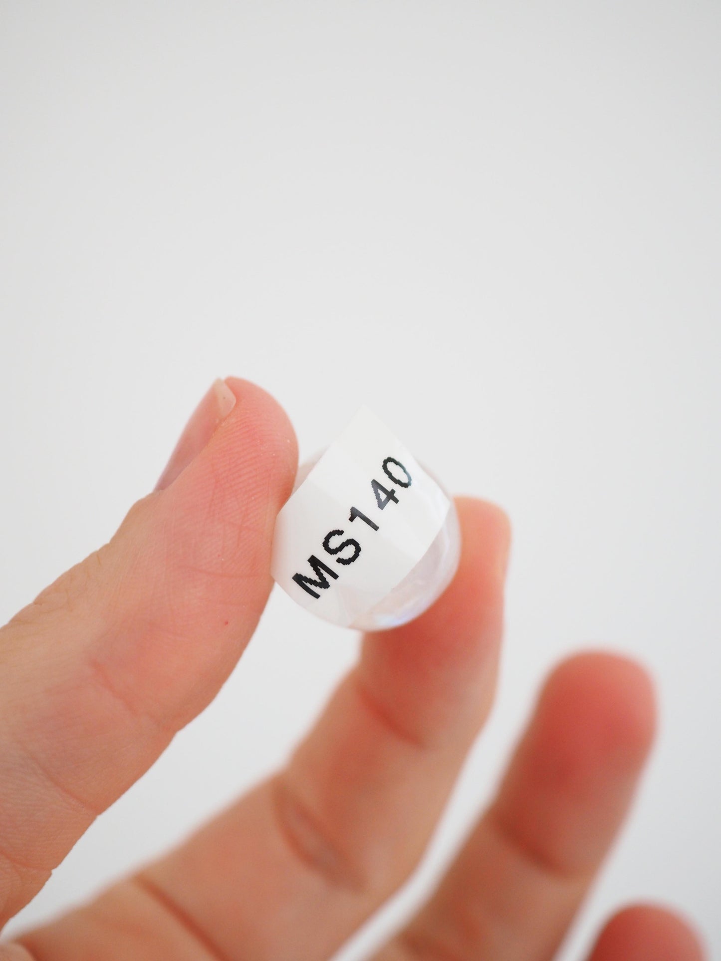 Regenbogen Mondstein X Schwarzer Turmalin Kugel ca. 1.8 cm - aus Sri Lanka HIGH QUALITY HANDCARVED