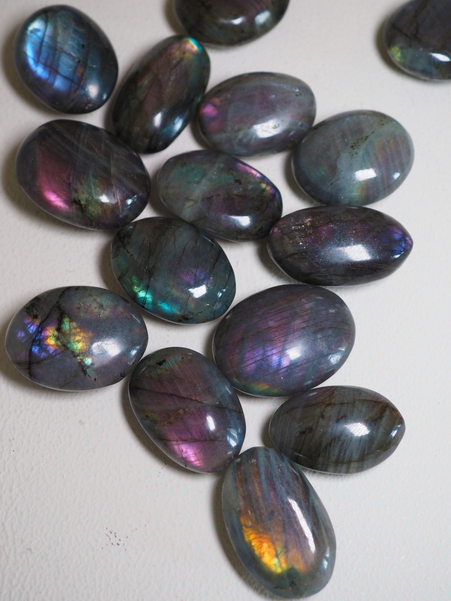 Sunset Gold Violett Labradorit ca. 2-3 cm Trommel Stein - aus Madagascar HIGH QUALITY