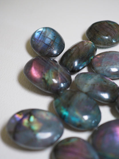 Sunset Gold Violett Labradorit ca. 2-3 cm Trommel Stein - aus Madagascar HIGH QUALITY