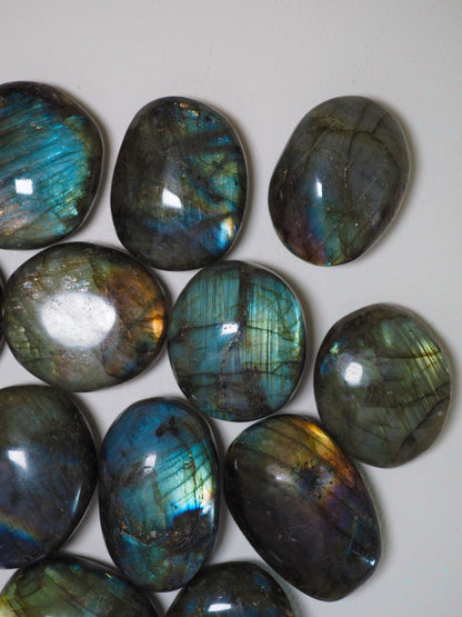 XL Labradorit Trommelstein Tumble ca. 4-5cm - aus Madagascar