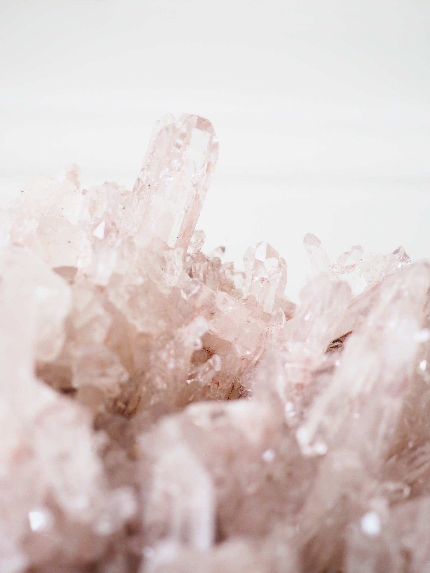 Sacred Pink Lemurian auf Halter . Ständer  ca. 24x22cm . PARADISE COLLECTION - aus Santander. Colombia RARE HIGH QUALITY RARE