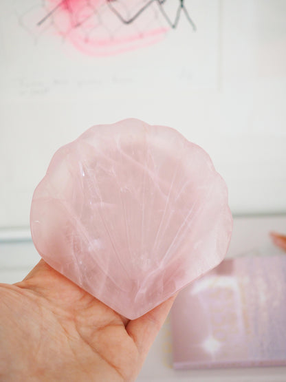 Muschel Spiegel aus Rosenquarz ca. 10 cm - MadagascarHandgraviert