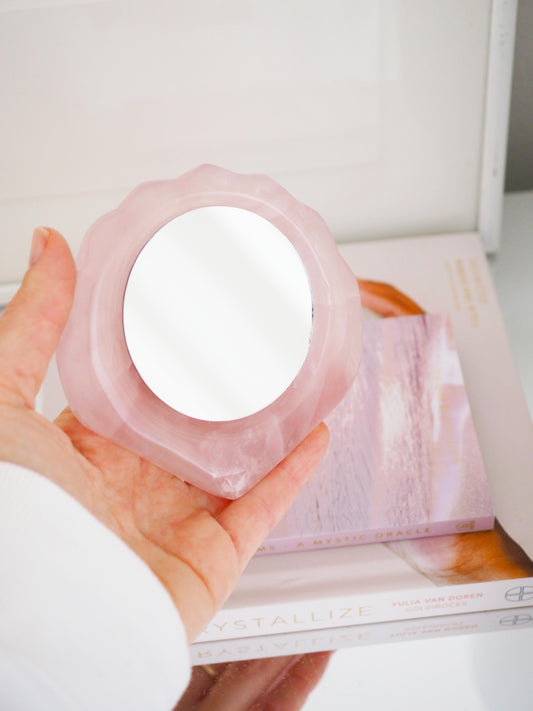 Muschel Spiegel aus Rosenquarz ca. 10 cm - MadagascarHandgraviert