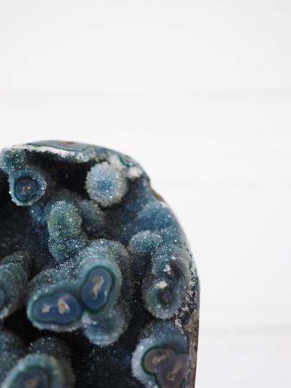 Grüner Amethyst auf Ständer . Halter ca. 25x8 cm . PARADISE COLLECTION - aus Uruguay - HIGH QUALITY RARE