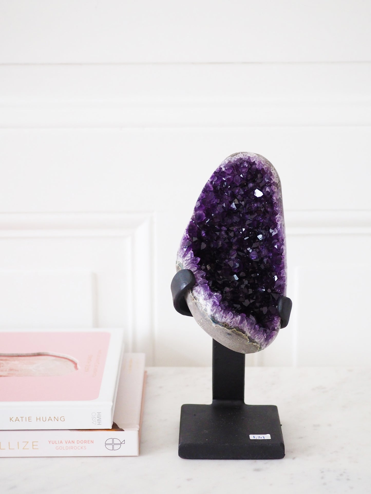 Deep Violetter Amethyst auf Halter Ständer ca. 22 x 9 cm . PARADISE COLLECTION - aus Uruguay HIGH QUALITY