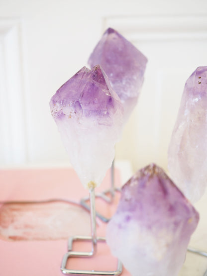 Amethyst Spitze/ Wurzel auf Ständer ca. 14 cm - aus Brasilien High Quality