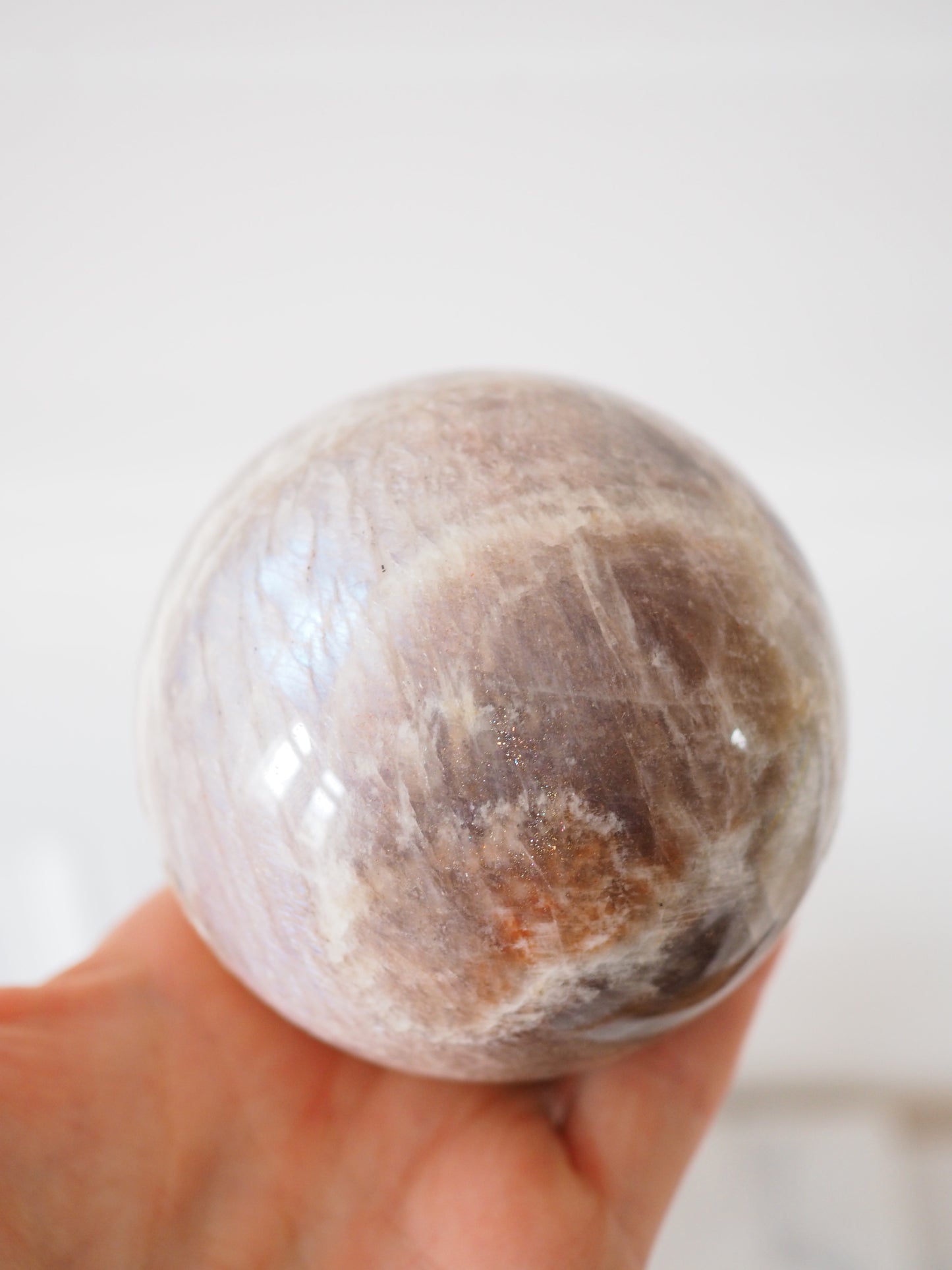 Beige Mondstein Kugel mit Sonnenstein ca. 7.5 cm - aus Russland