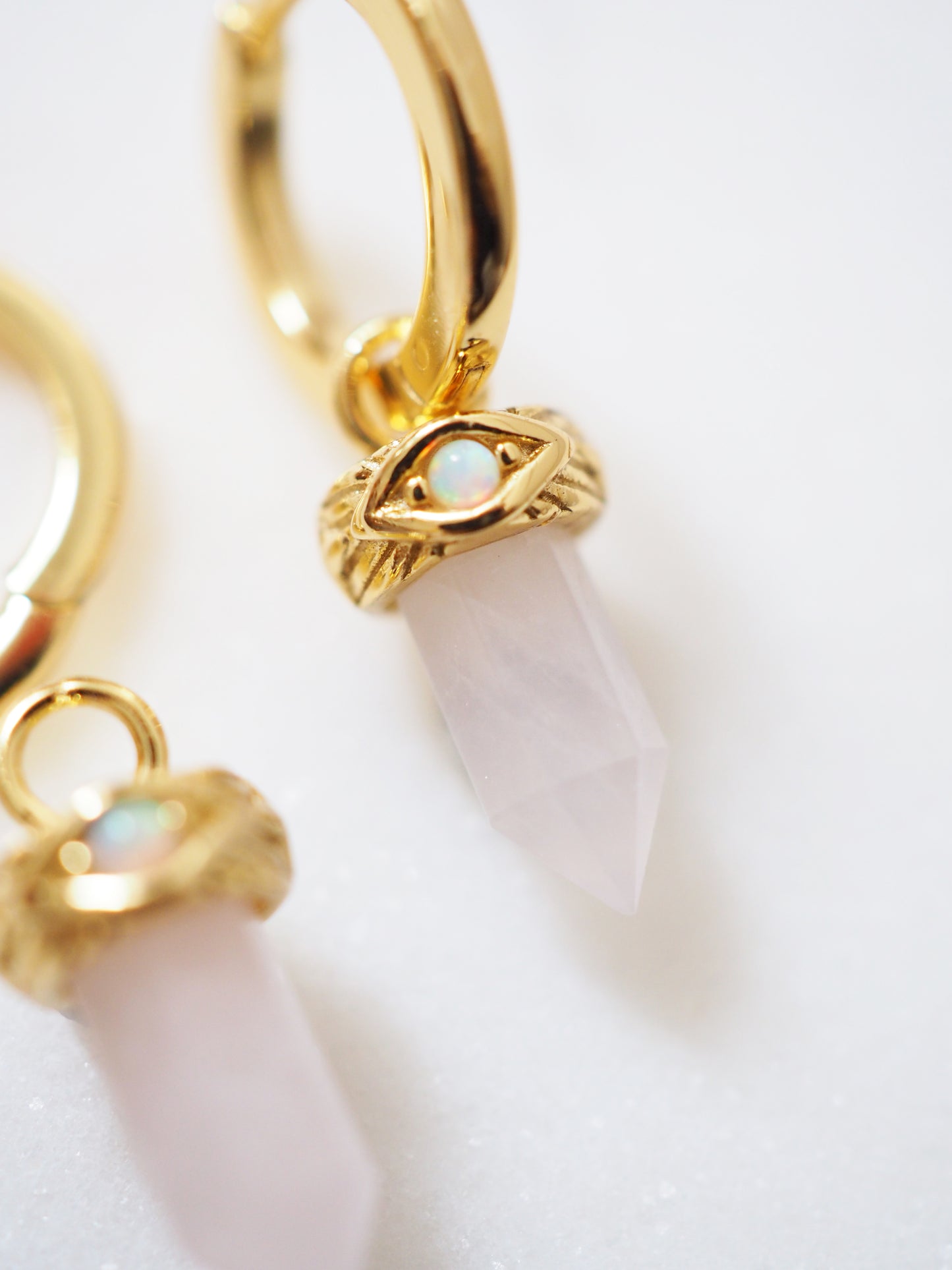 Rosenquarz mit Opal (Synth.) Creolen MAGIC CRYSTALS COLLECTION . 925 Sterlingsilber vergoldet