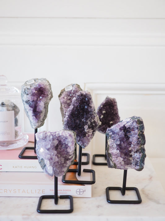 M Amethyst Cluster auf Ständer . Halter  ca. 13 cm  - aus Brasilien