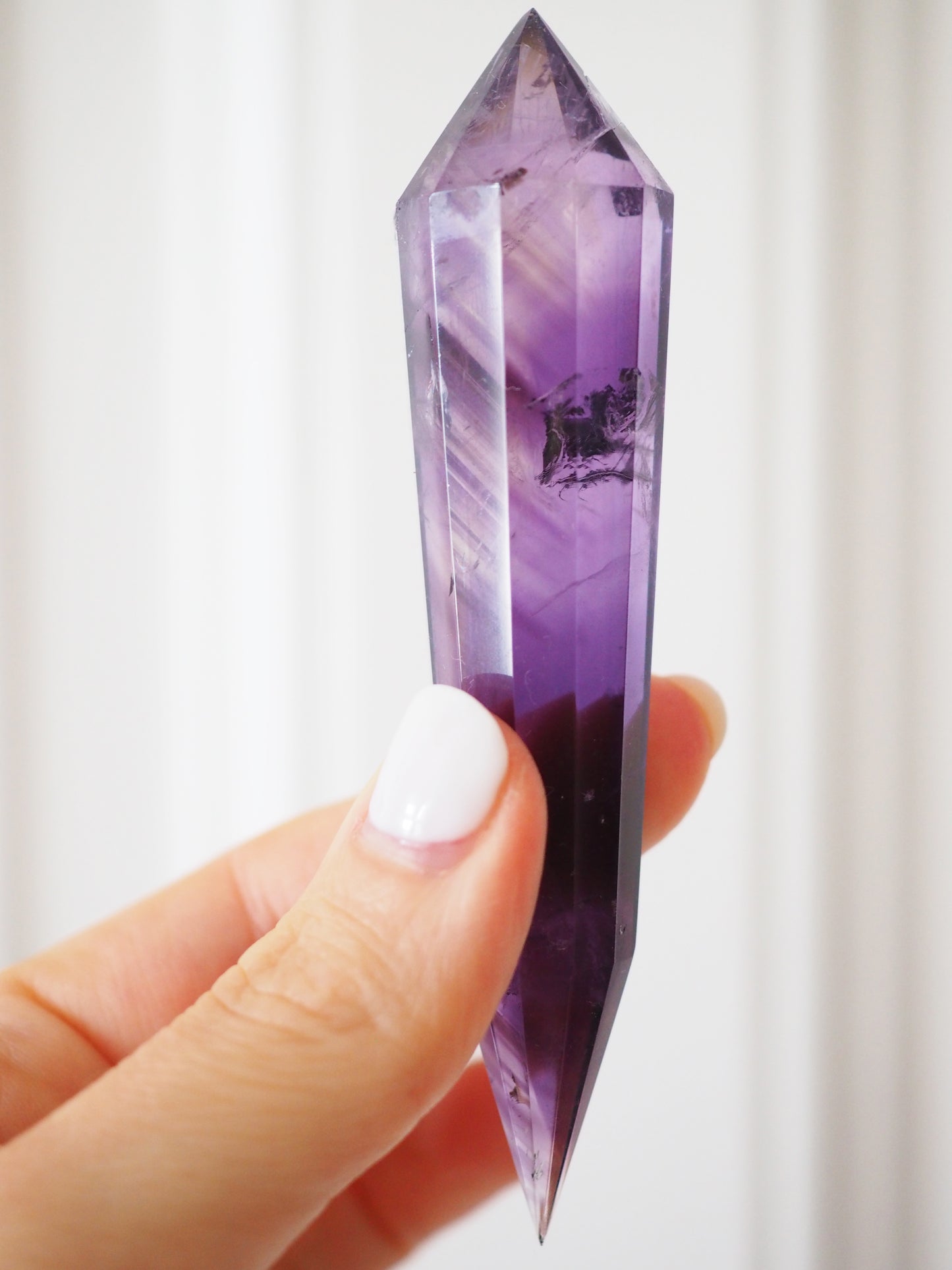 Amethyst Vogel Kristall mit Regenbögen 12 Seiten ca. xxcm x g [x] - aus Brasilien Handgeschliffen