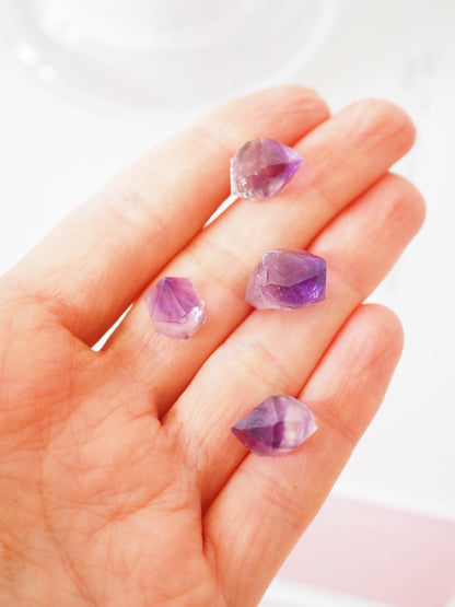XS Amethyst Spitze ca. bis 1cm  - aus Lake Balkhash. Saryshagan deposit. Karaganda Region Kazachstan RARE