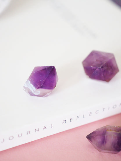 S Amethyst Spitze ca. + 1cm  - aus Lake Balkhash. Saryshagan deposit. Karaganda Region Kazachstan RARE