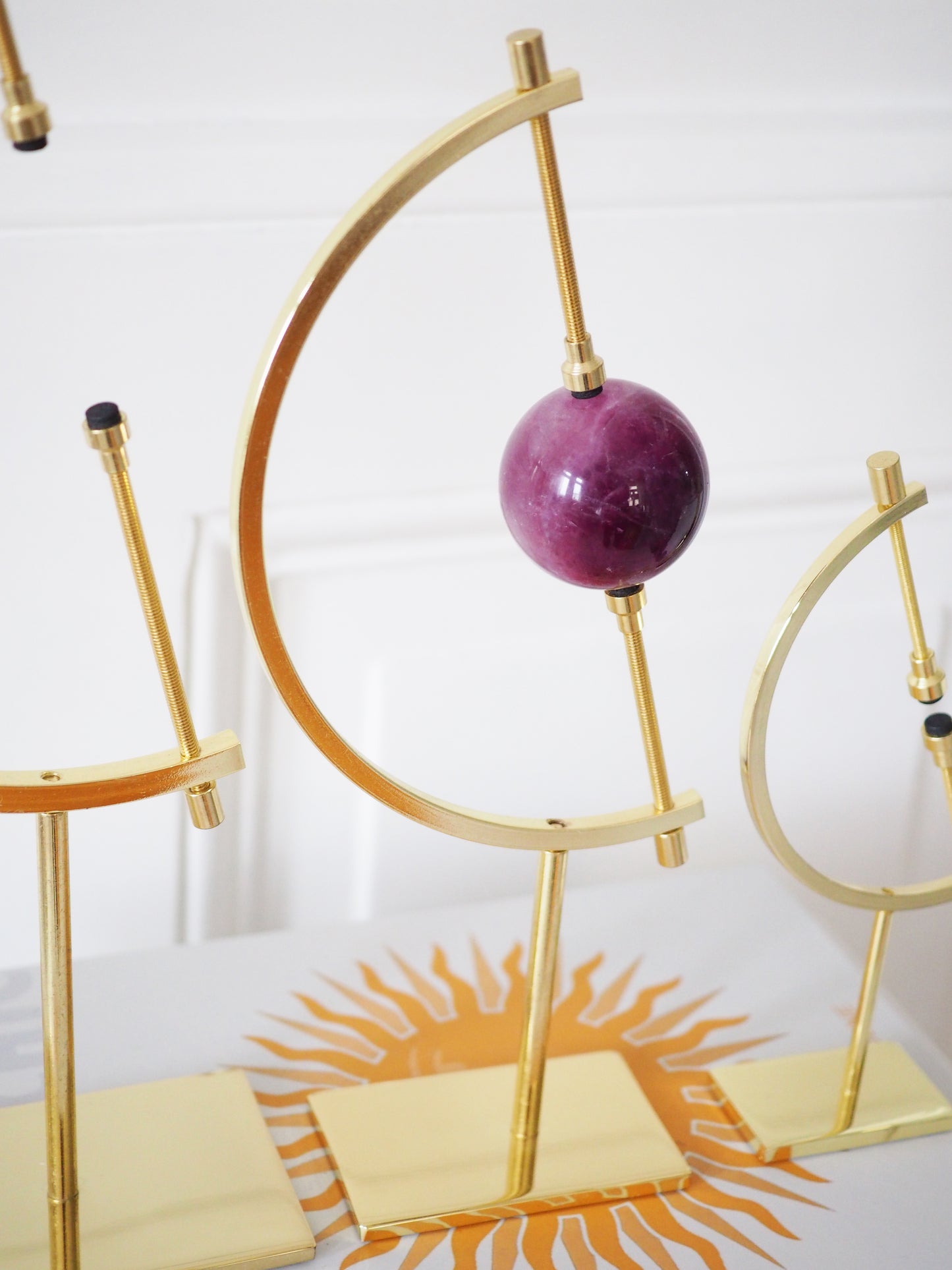 GLOBUS Hochwertiger Metall Kugel Ständer . Halter . Sphere Stand GOLD